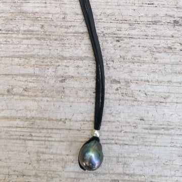 Amulet Pendant, Black Pearl Necklaces Sayulita Sol 
